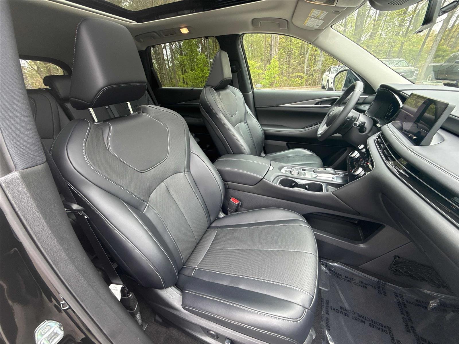 Used 2023 Mineral Black INFINITI LUXE image 27