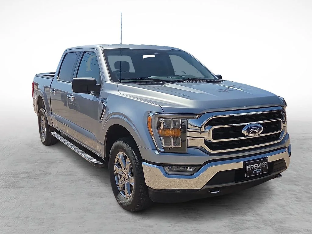 Used 2021 Silver Ford XLT image 1