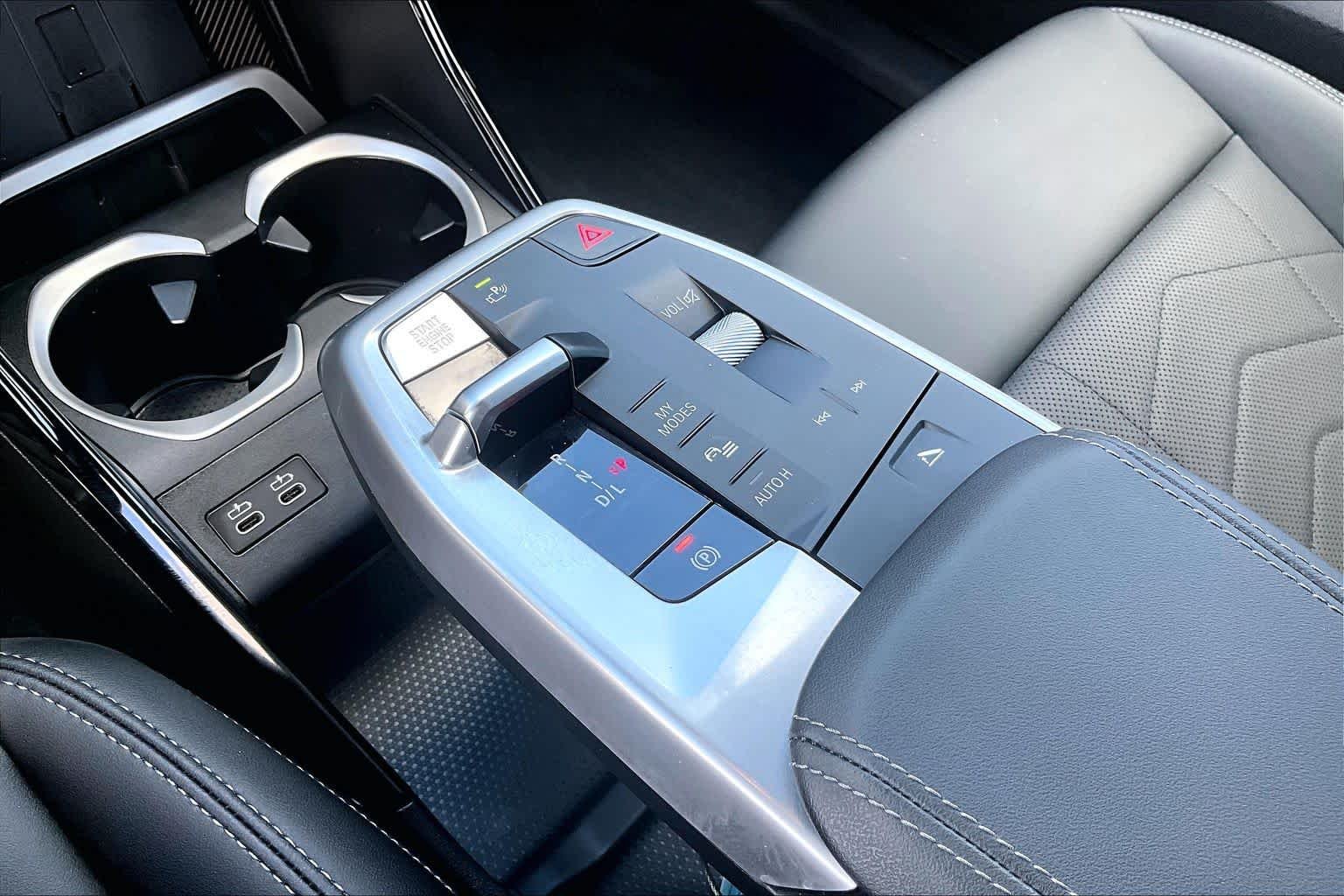 Used 2026 Skyscraper Grey Metallic BMW xDrive28i image 15