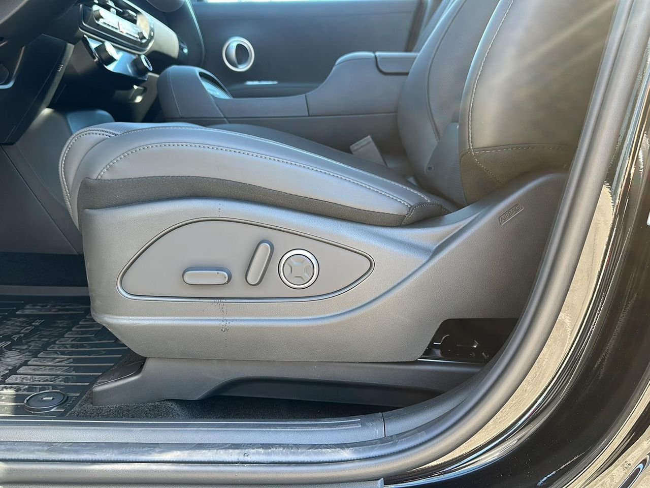 New 2027 Abyss Black Pearl Hyundai SEL Premium 7P image 12