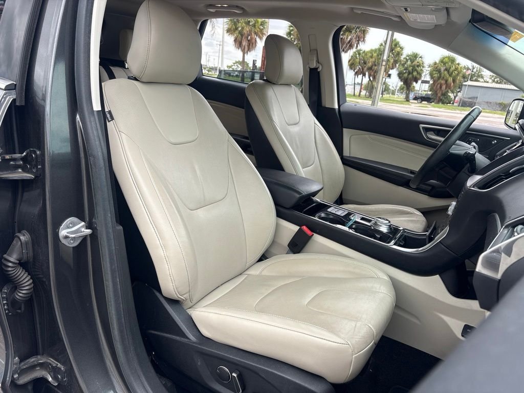 2019 Ford Edge Titanium - Photo 17