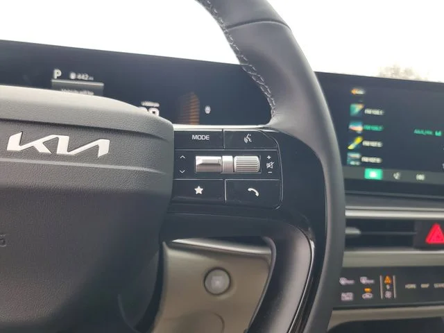 New 2026 Glacial White Pearl Kia S image 19
