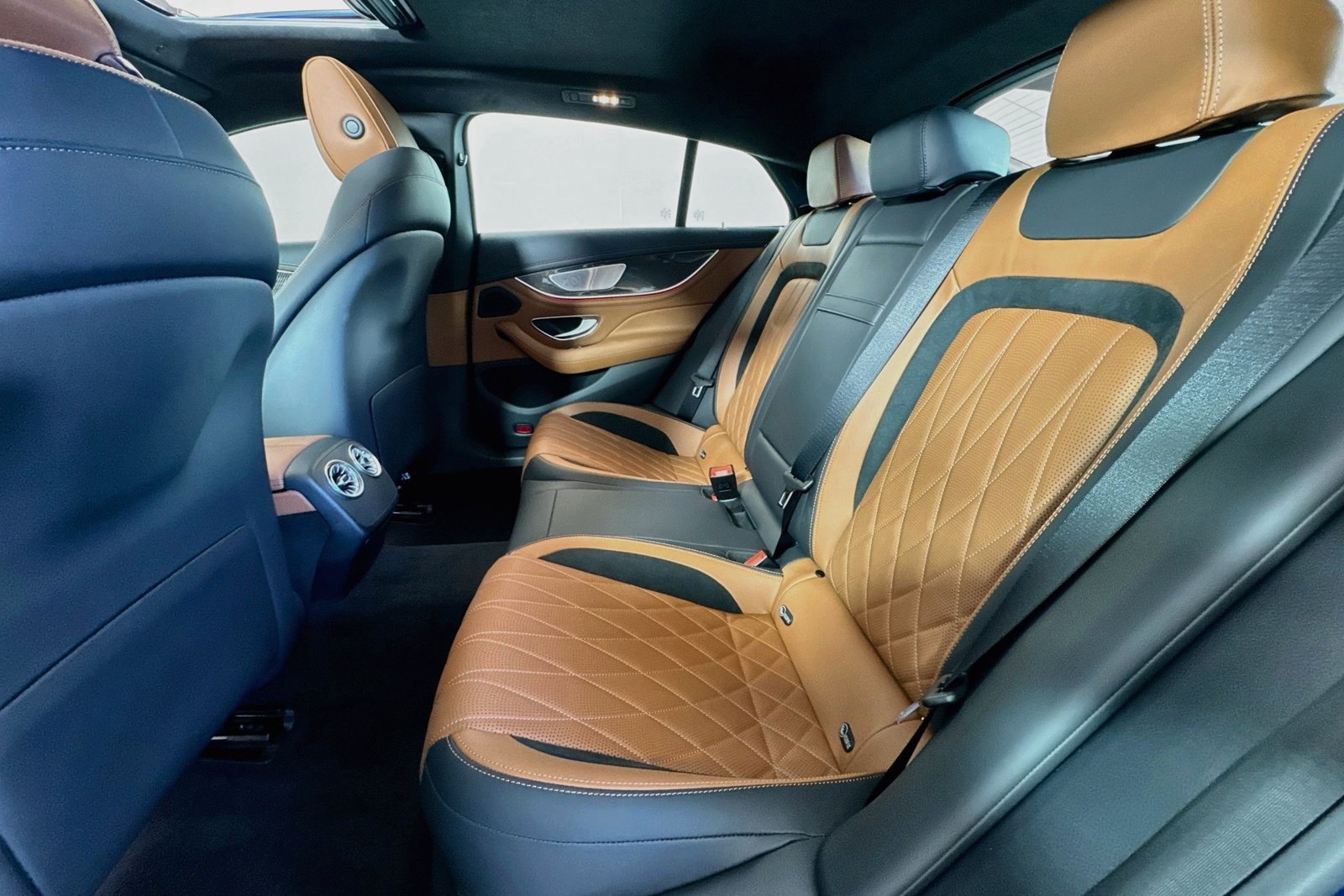 New 2026 MANUFAKTUR Starling Blue Magno Mercedes-Benz AMG® GT 43 image 22