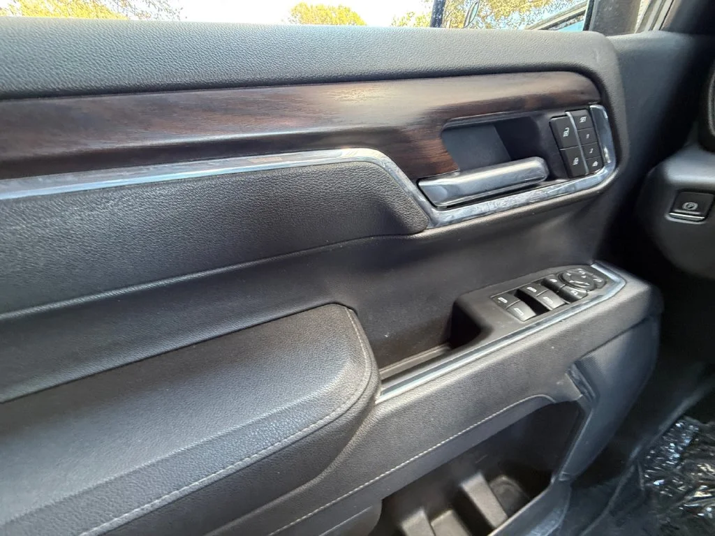 Used 2025 Silver GMC SLT image 11