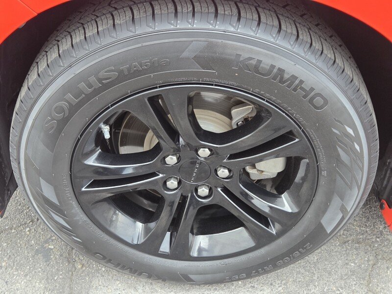 Used 2022 Orange Dodge SXT image 13