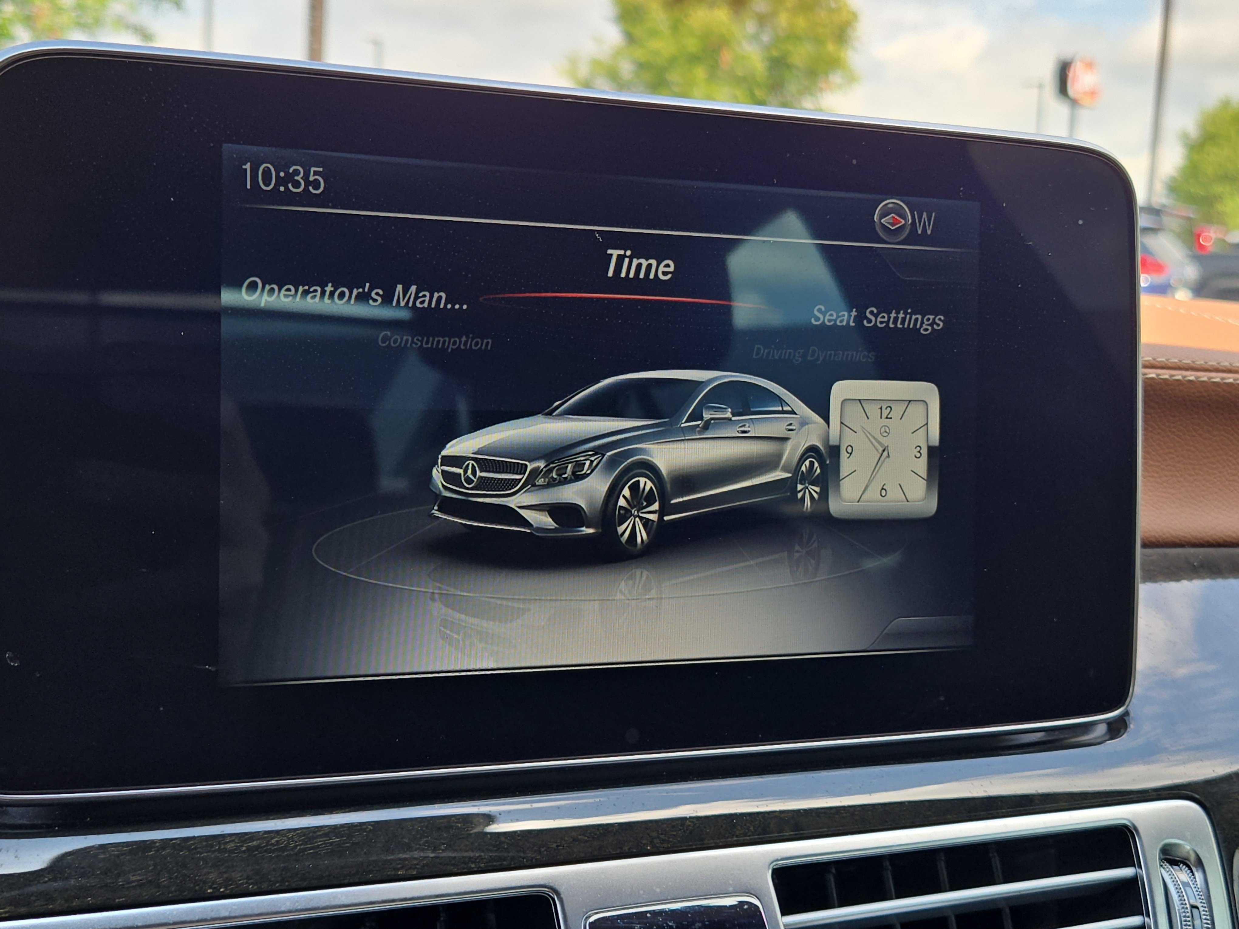 Used 2018 Red Mercedes-Benz 4MATIC® image 26
