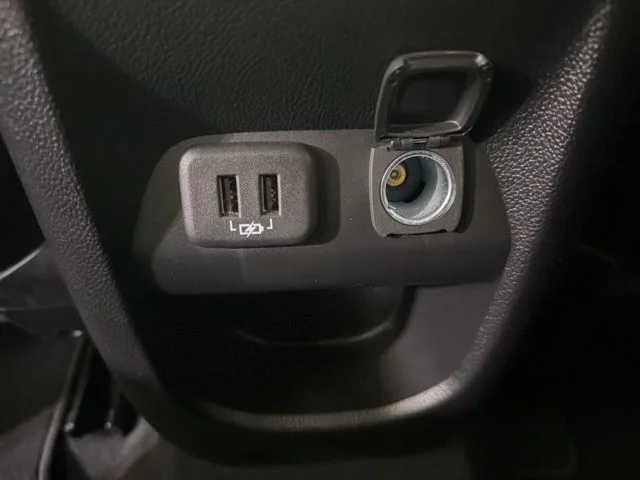 Used 2022 Summit White GMC Elevation image 28