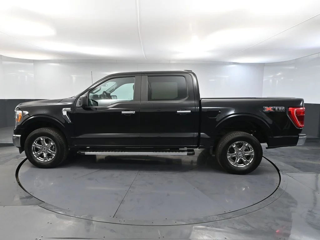 Certified Used 2023 Gray Ford XLT image 9