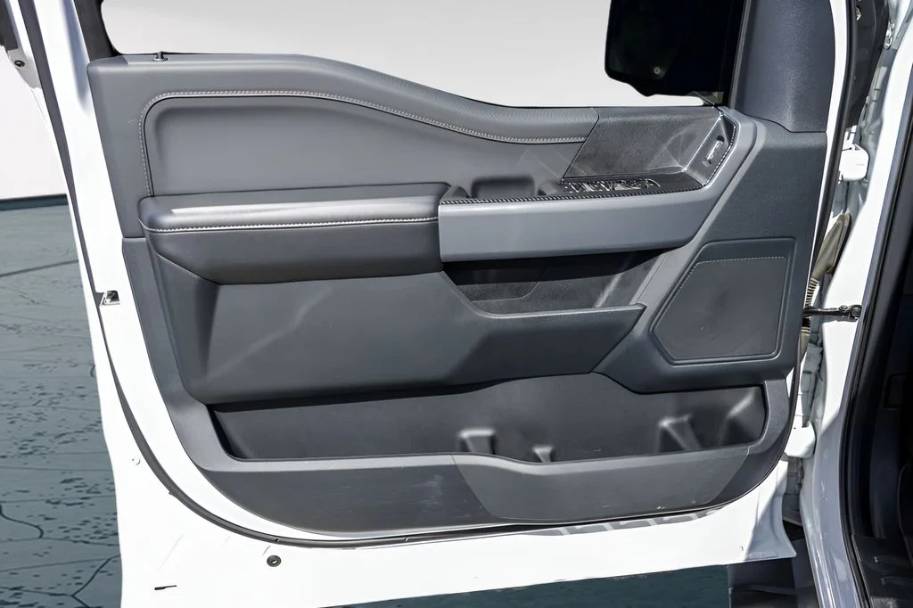 Used 2025 White Ford XLT image 19