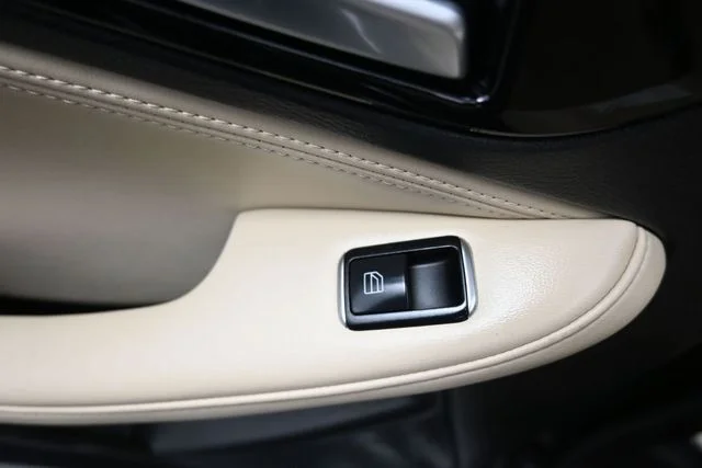 Used 2018 Black INFINITI ESSENTIAL image 10