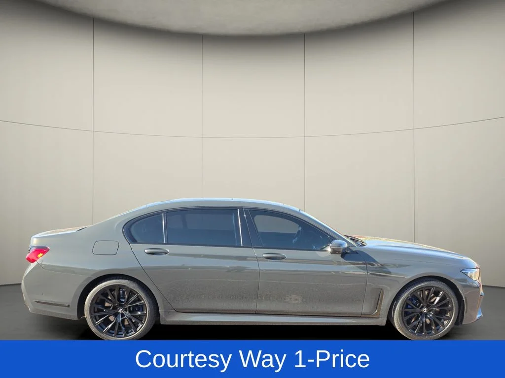 Used 2021 Gray BMW 740i image 11