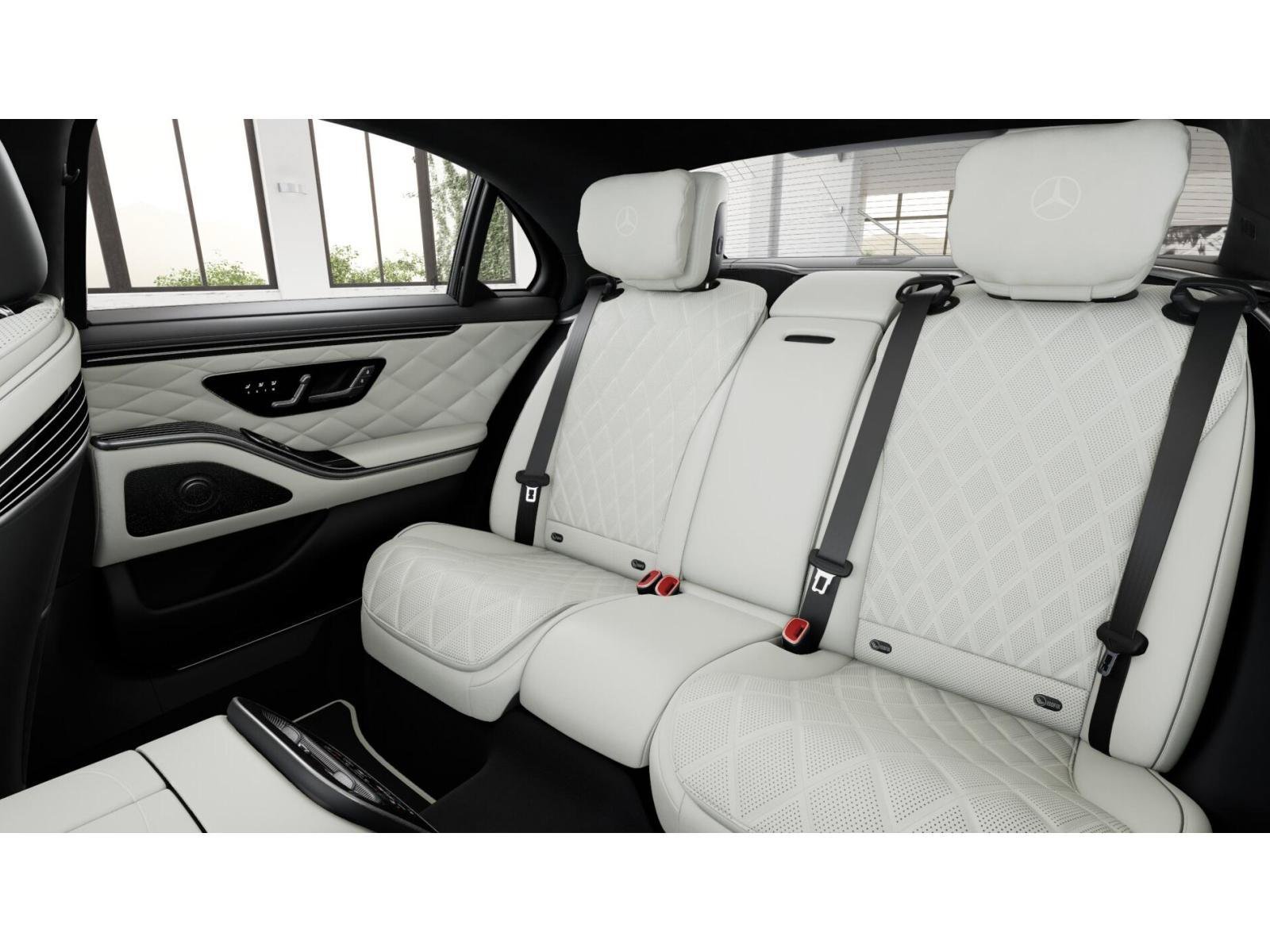 New 2027 MANUFAKTUR Moonlight White Metallic Mercedes-Benz S 580 image 5