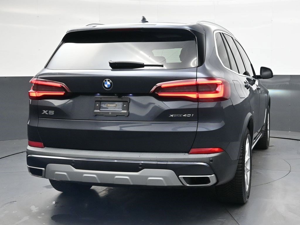 Used 2020 Arctic Gray Metallic BMW xDrive40i image 4