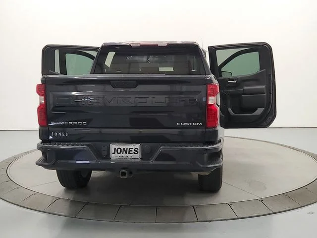 Used 2022 Gray Chevrolet Custom image 15