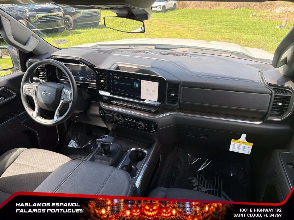 Used 2023 SUMMIT WHITE Chevrolet RST image 33