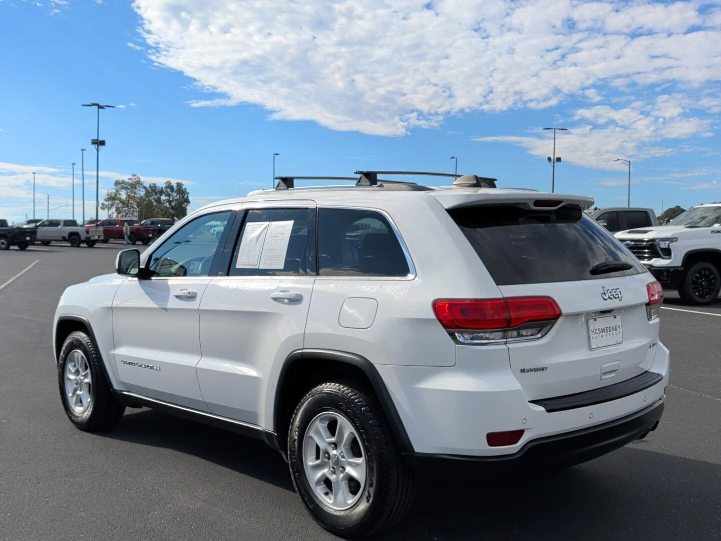 Used 2016 White Jeep Laredo image 3