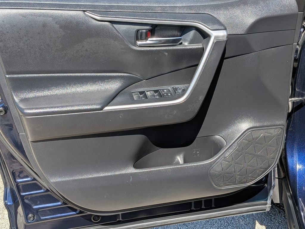 Used 2020 Blue Toyota XLE Premium image 19