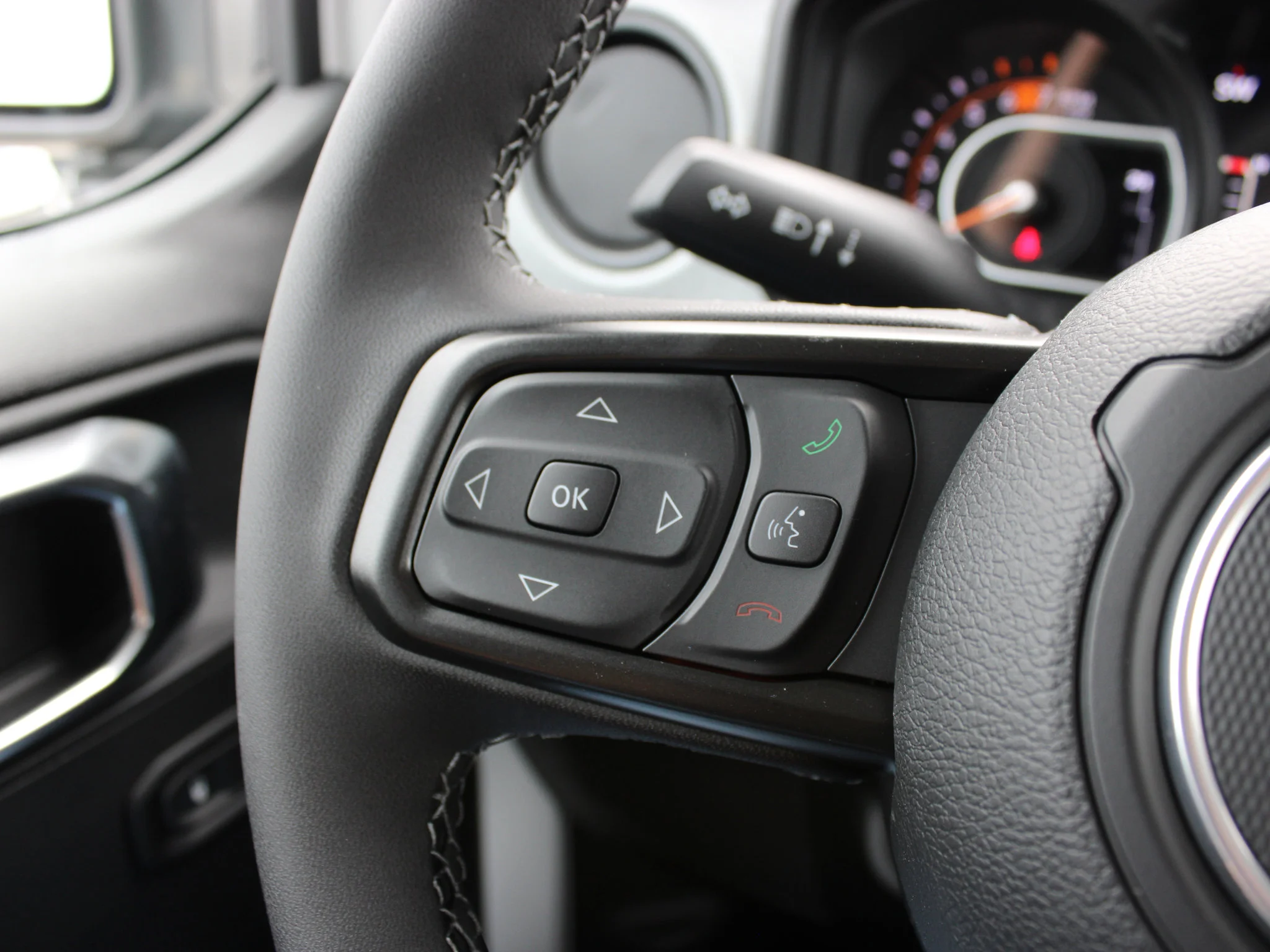 Used 2025 White Jeep Sport S* 4 Door 4x4, Safety Group, Remote Start, Heated Seats, Alpine Audio image 14