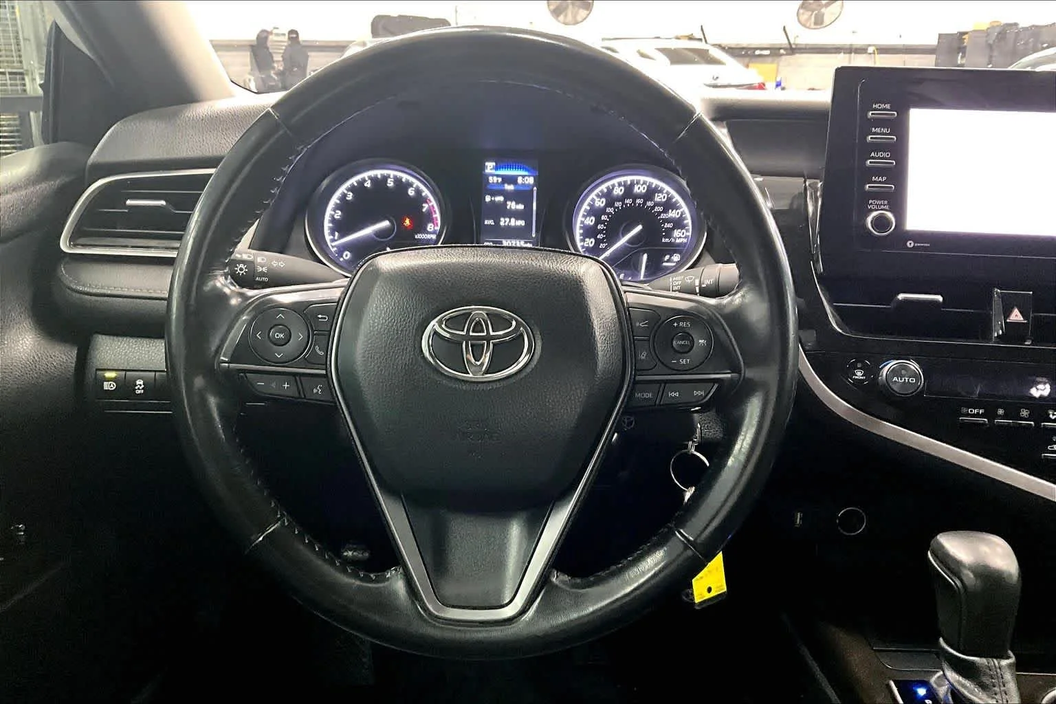 Used 2023 Ice Cap Toyota SE image 6