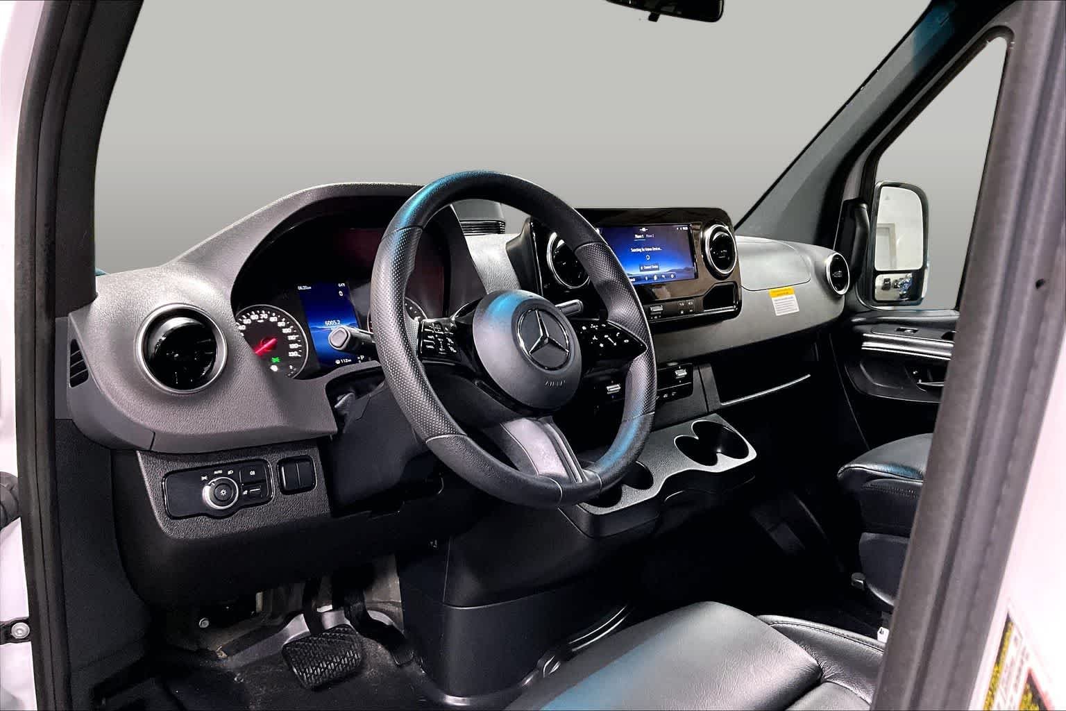 Used 2025 Arctic White Mercedes-Benz  image 18