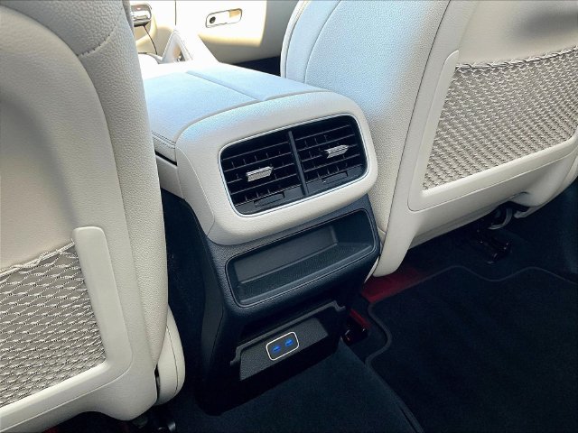 Used 2025 White Mercedes-Benz GLE 350 image 13