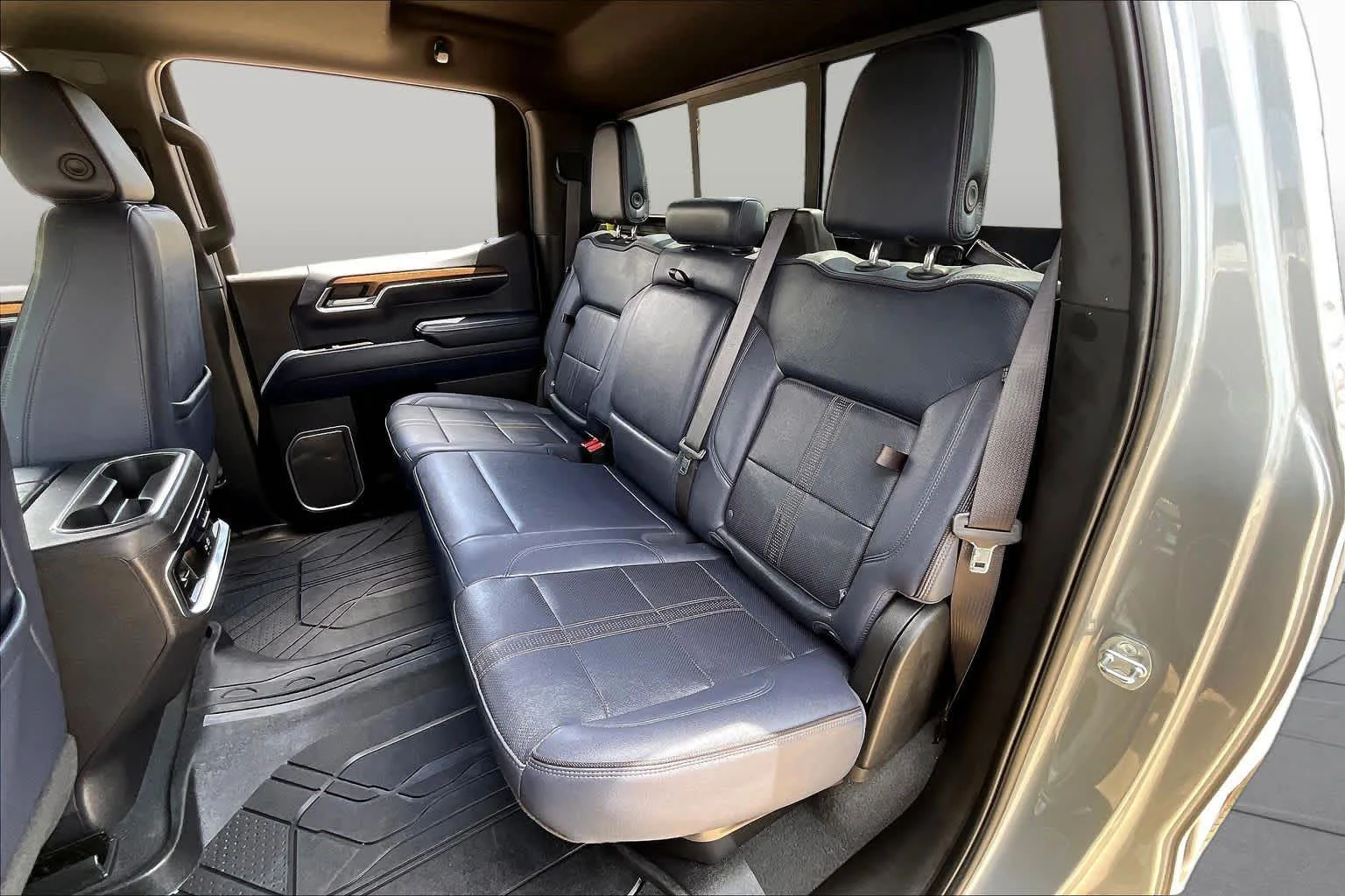 Used 2023 Sterling Gray Metallic Chevrolet High Country image 35