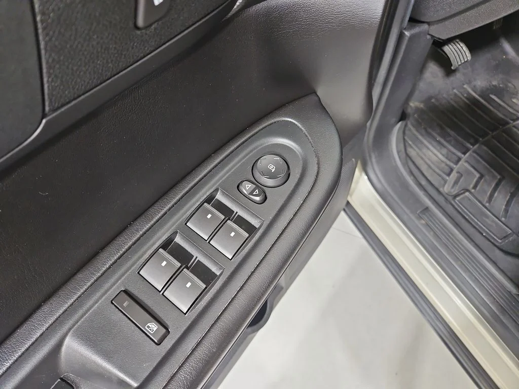 Used 2015 Gold Chevrolet LT image 12