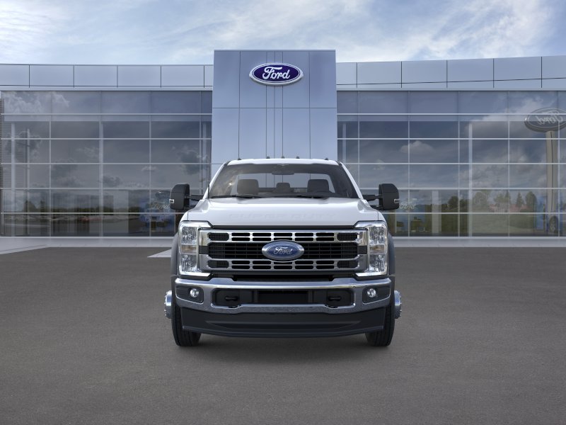 New 2026 Oxford White Ford F-550® XLT image 6