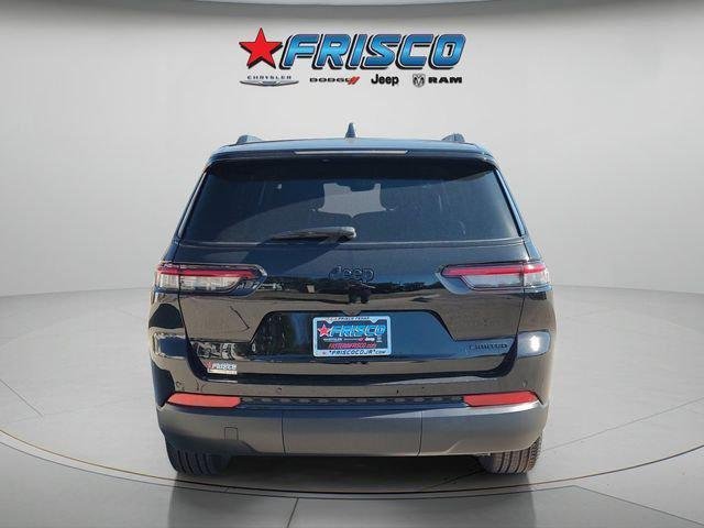 New 2025 Diamond Black Crystal Pearl-Coat Exterior Paint Jeep Limited image 6