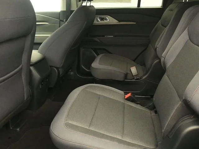 New 2026 Space White Metallic Ford Active image 10