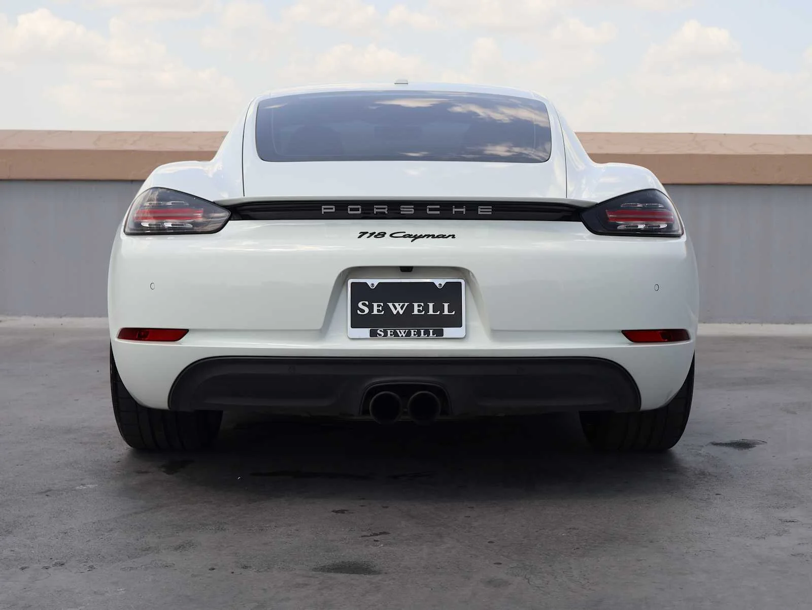 Used 2018 White Porsche  image 8