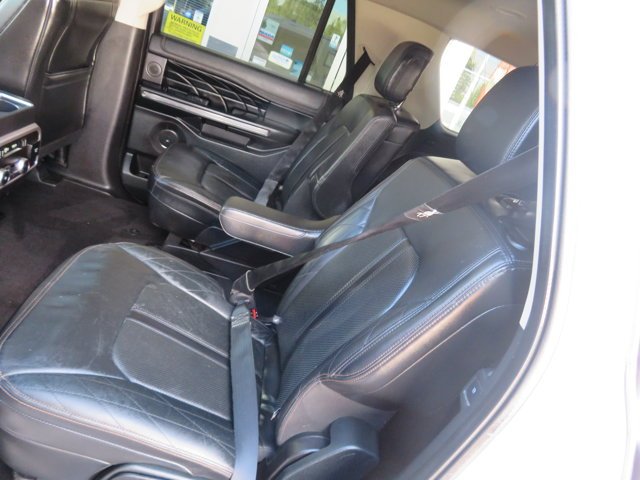 Used 2019 White Platinum Metallic Tri-Coat Ford Platinum image 21