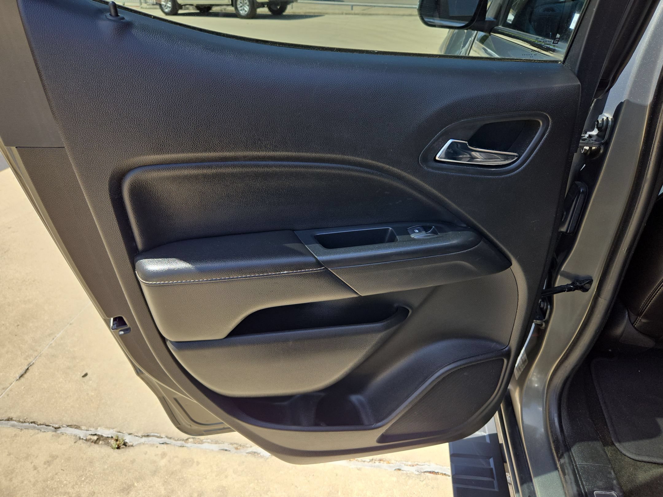 Used 2018 Mineral Metallic GMC 2WD Denali image 14