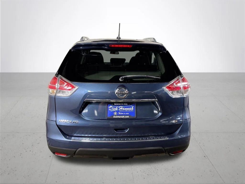 Used 2016 Blue Nissan S image 7