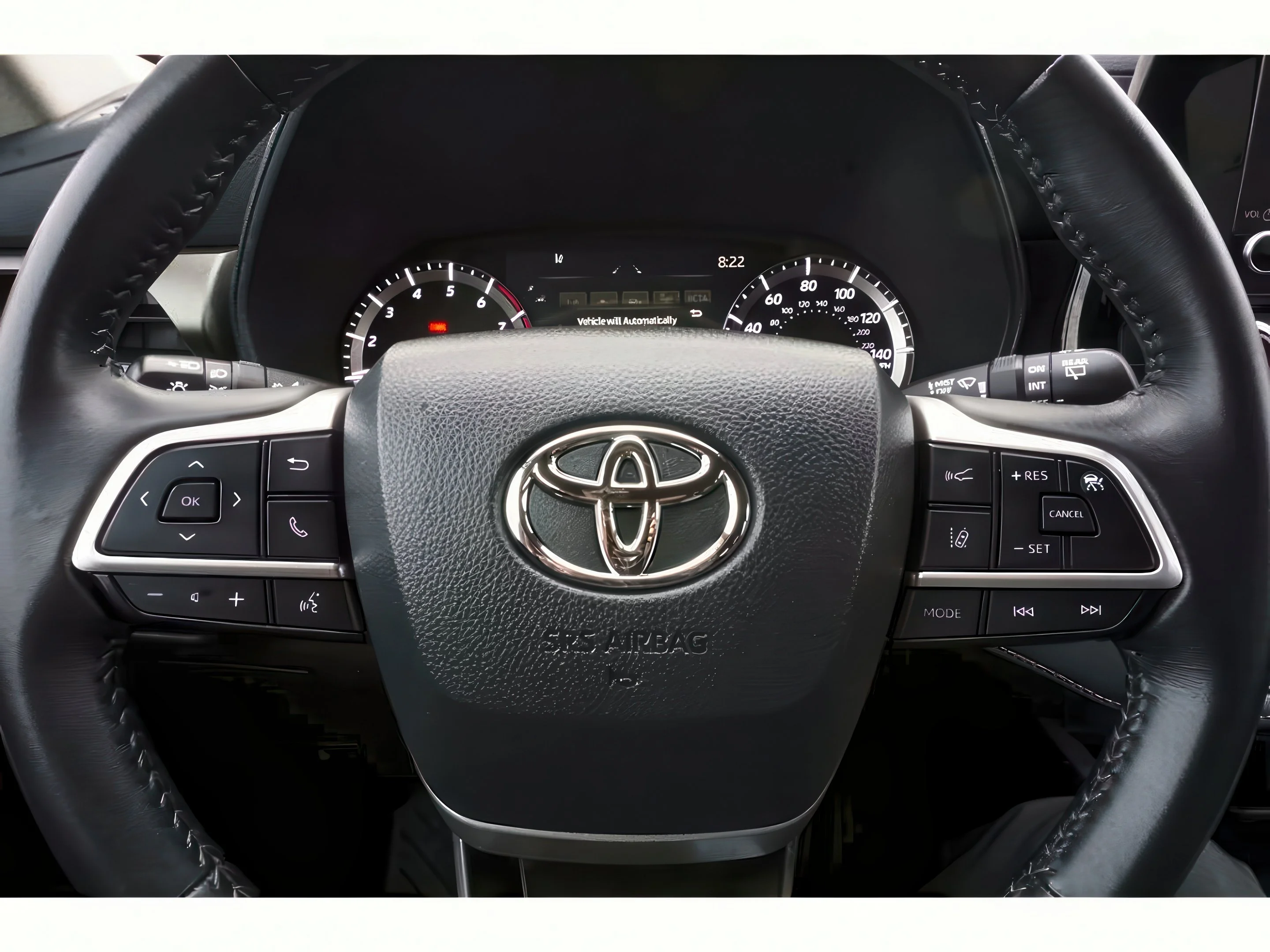 2024 Toyota Highlander LE - Photo 15