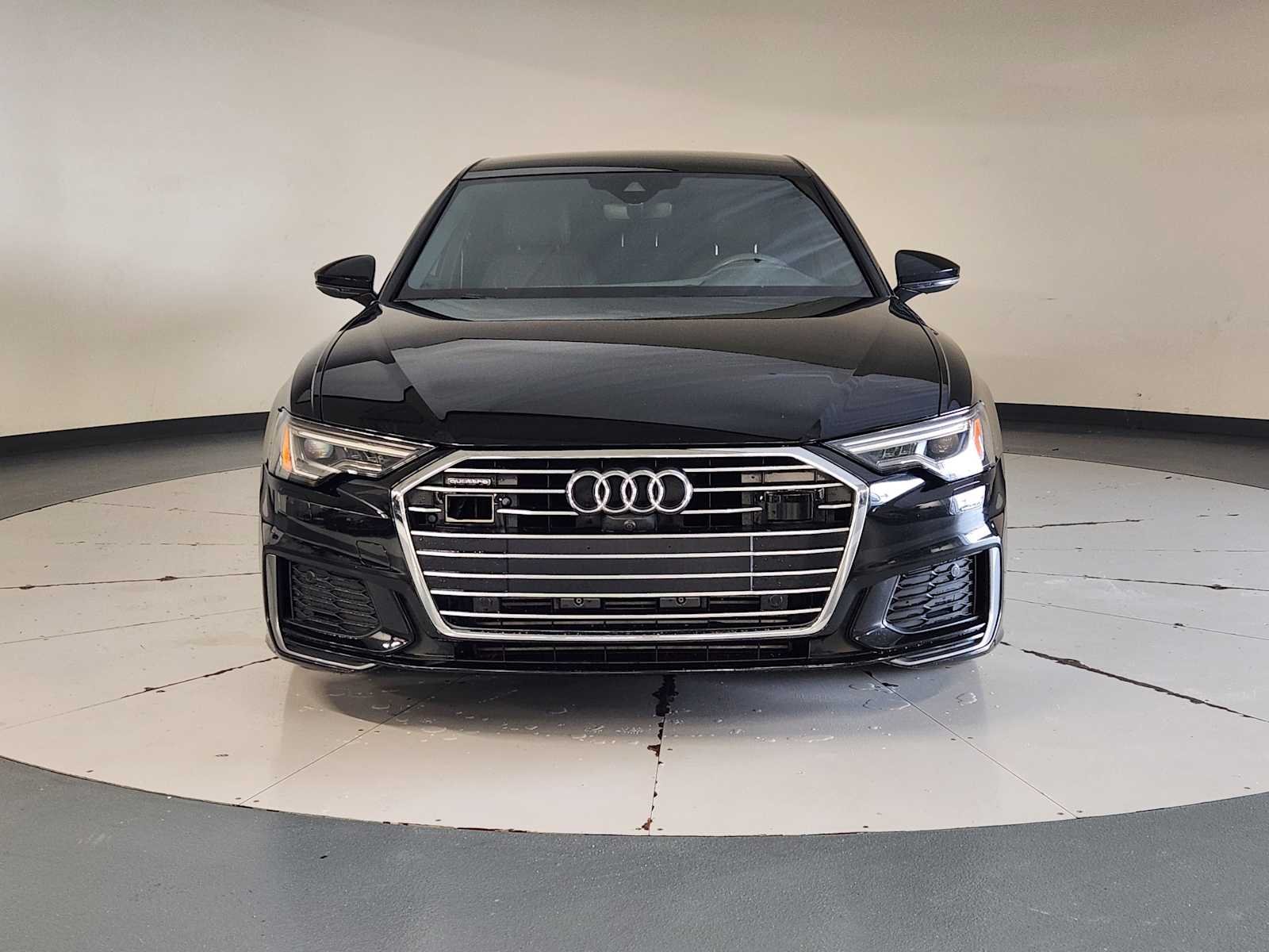 Used 2019 Mythos Black Metallic Audi Premium Plus image 9