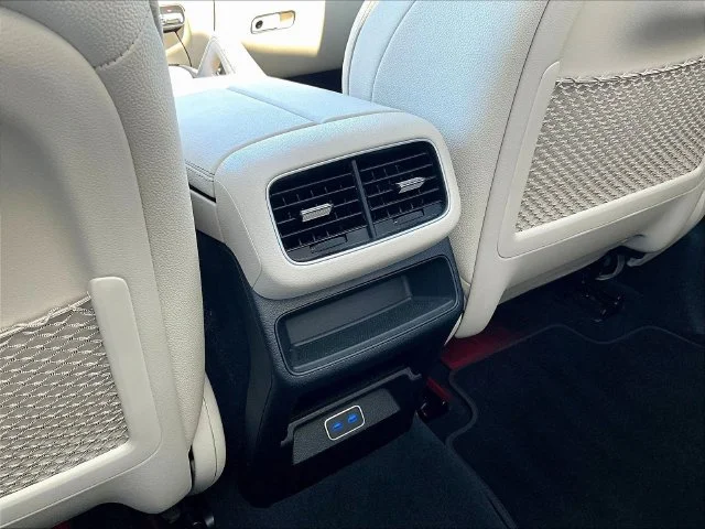 Used 2025 White Mercedes-Benz GLE 350 image 13