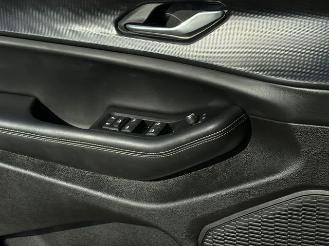 Used 2025 Black Jeep Laredo image 30