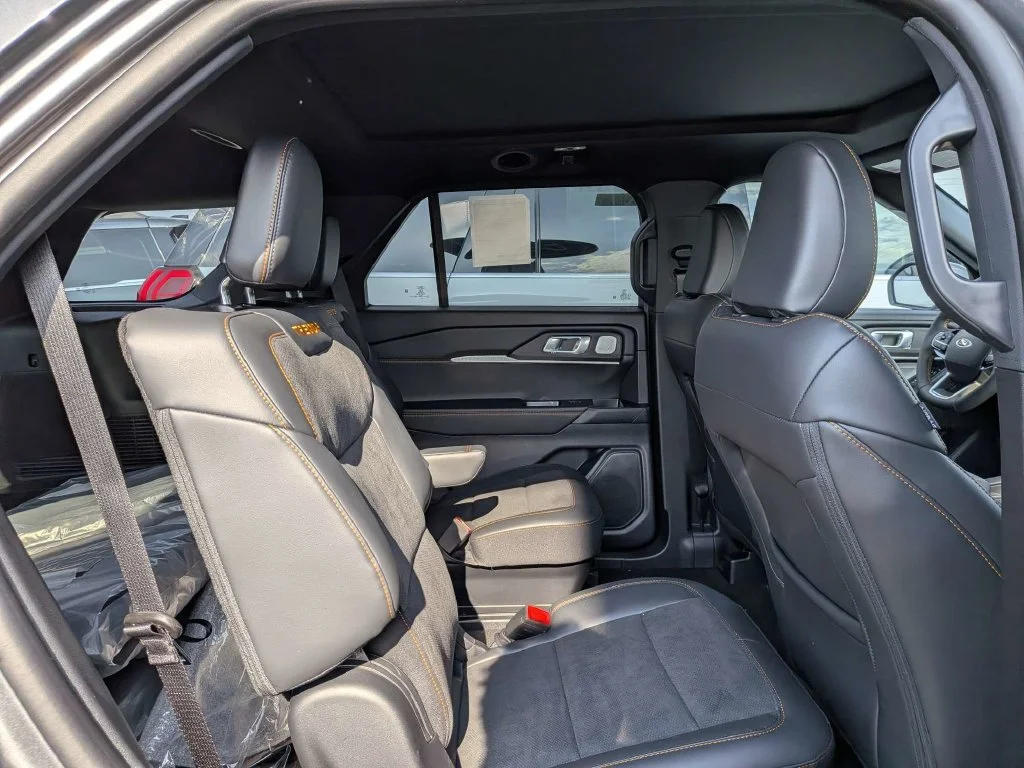 New 2026 Carbonized Gray Metallic Ford Tremor® image 9