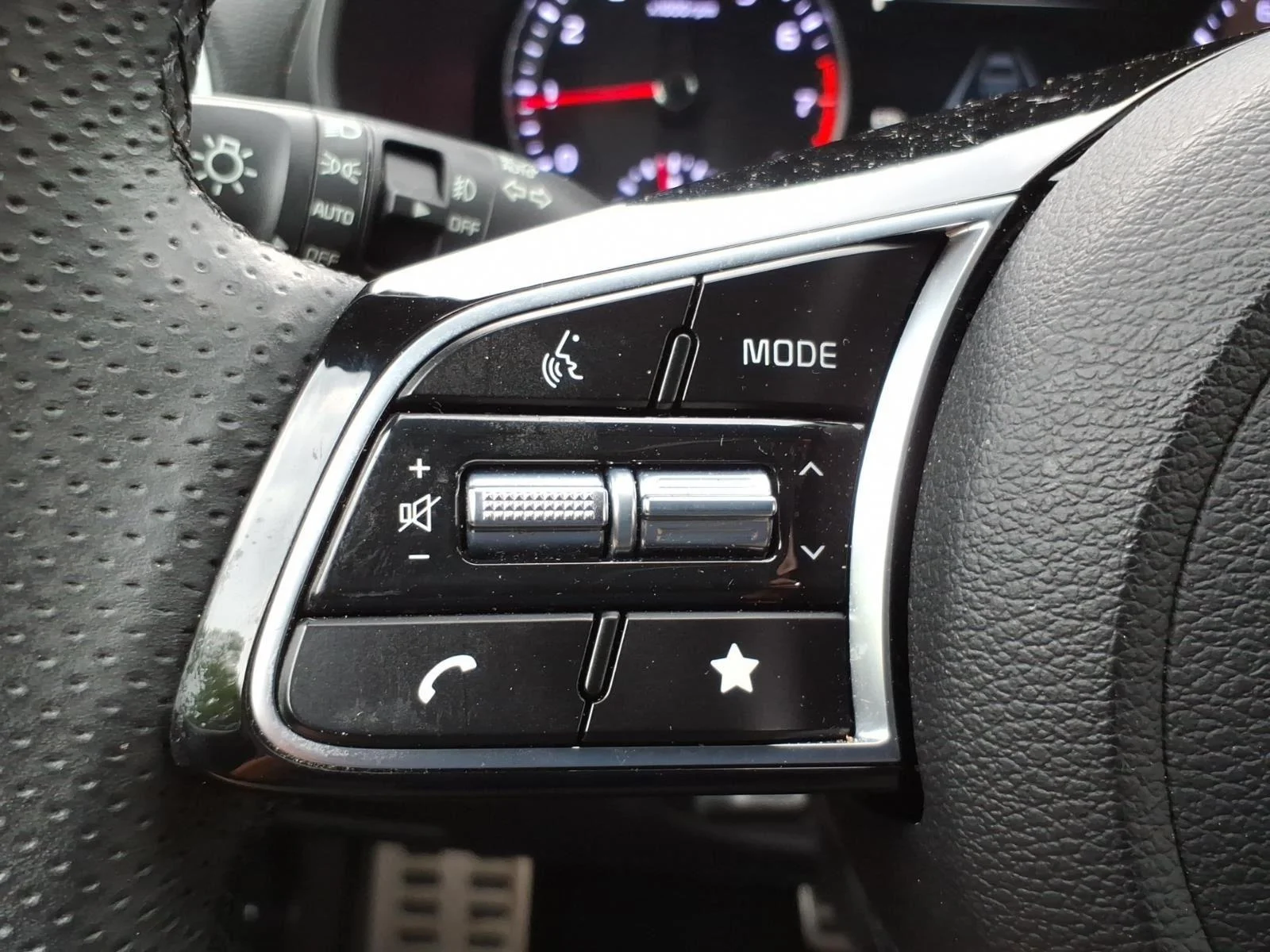 Used 2023 Sporty Blue Kia GT-Line image 14