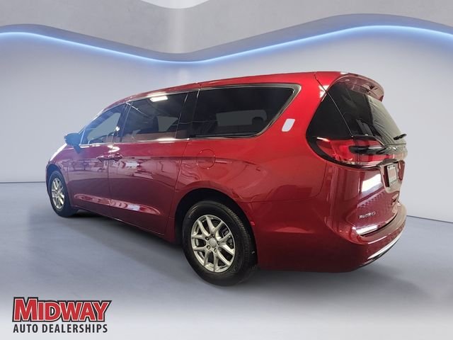 New 2027 Red Hot Pearl-Coat Exterior Paint Chrysler Select image 3
