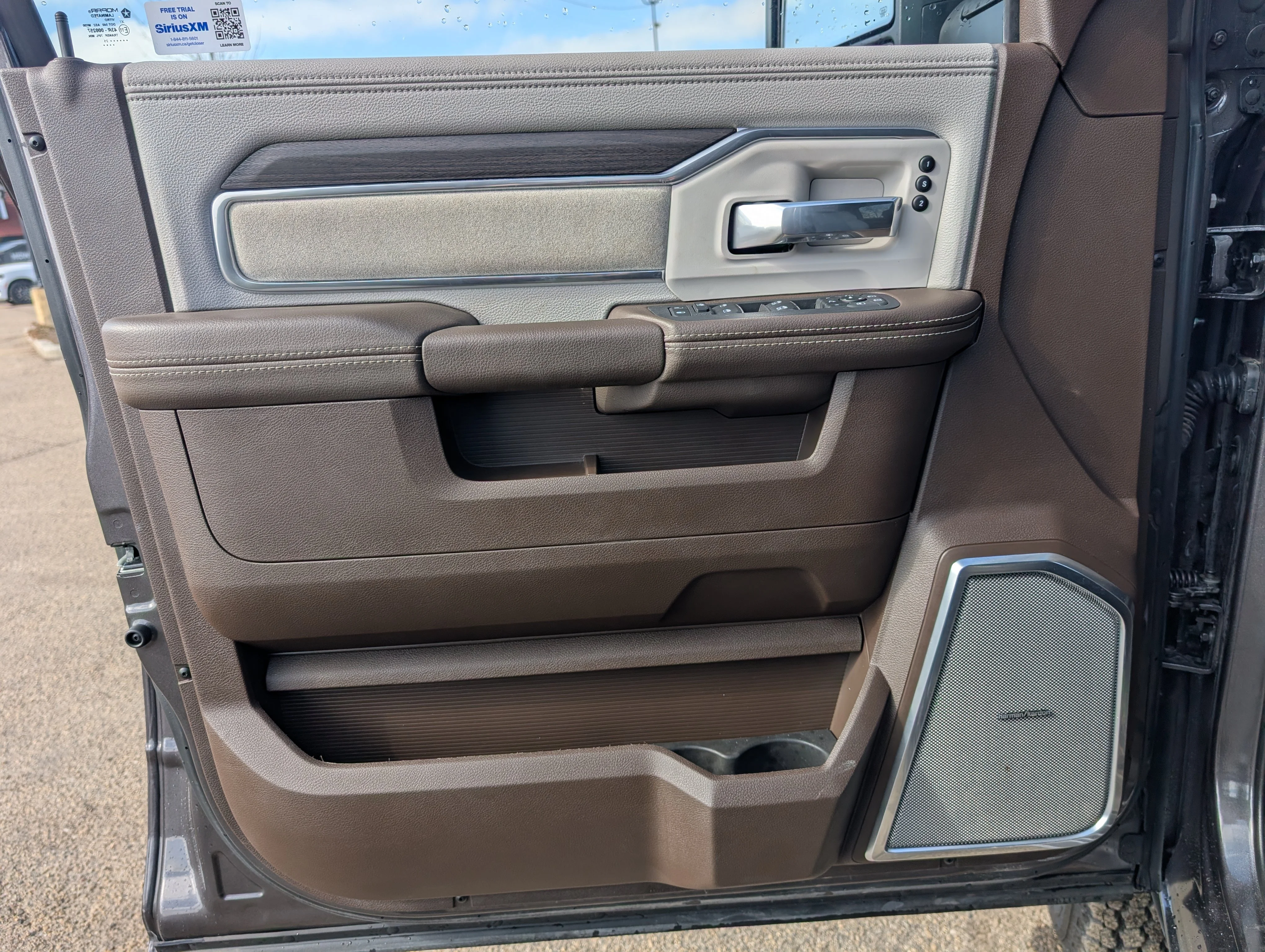 Used 2025 Granite Crystal Metallic Ram Laramie image 17