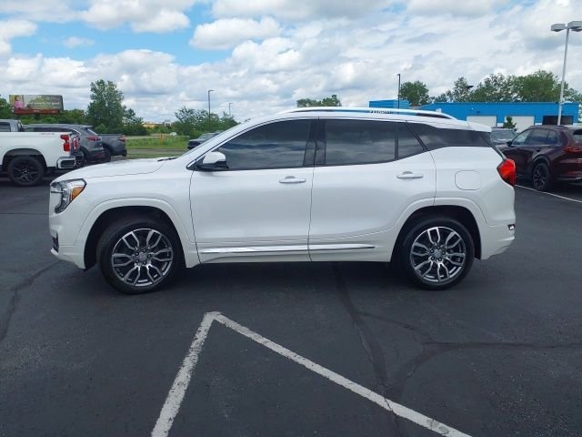 Used 2024 White GMC Denali image 3
