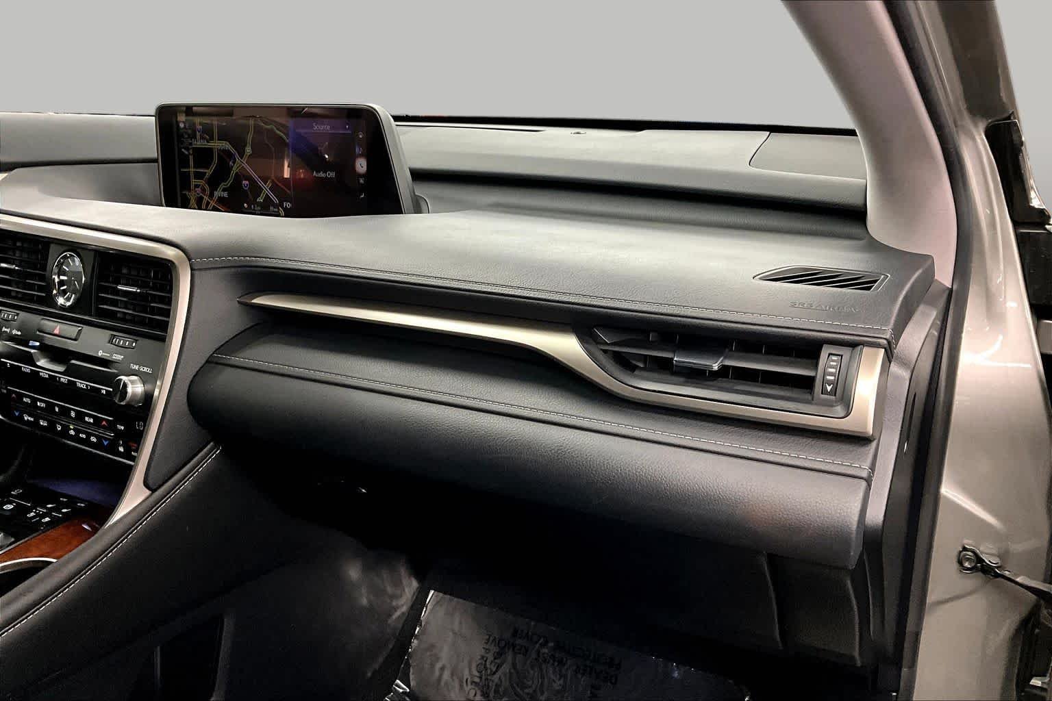 Used 2018 Atomic Silver Lexus  image 17