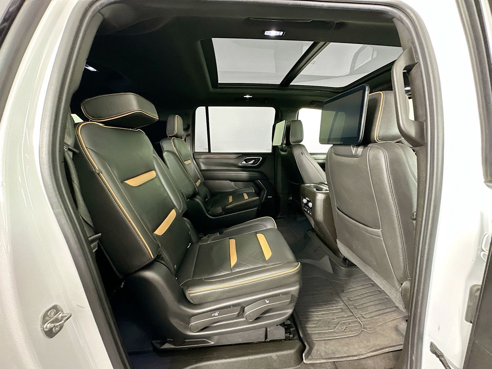 Used 2021 Summit White GMC AT4 image 35
