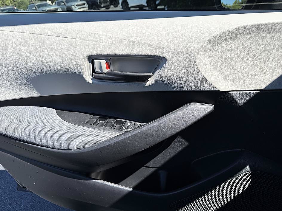 Used 2022 Blueprint Toyota LE image 9