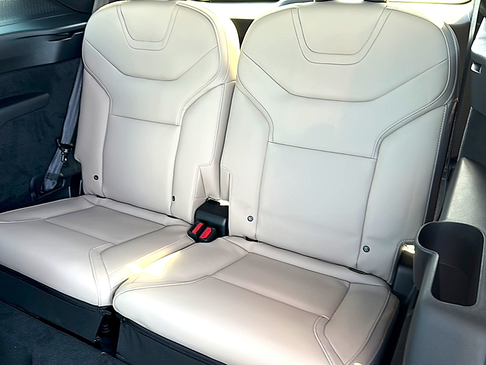 New 2025 Mulberry Red Volvo Ultra image 17