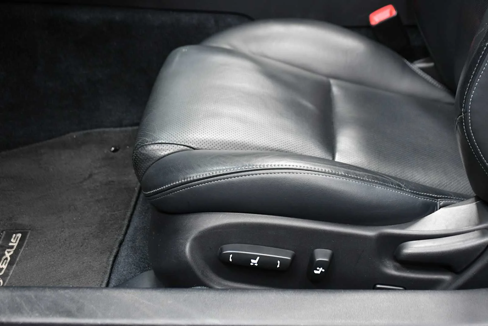 Used 2012 Obsidian Lexus  image 15