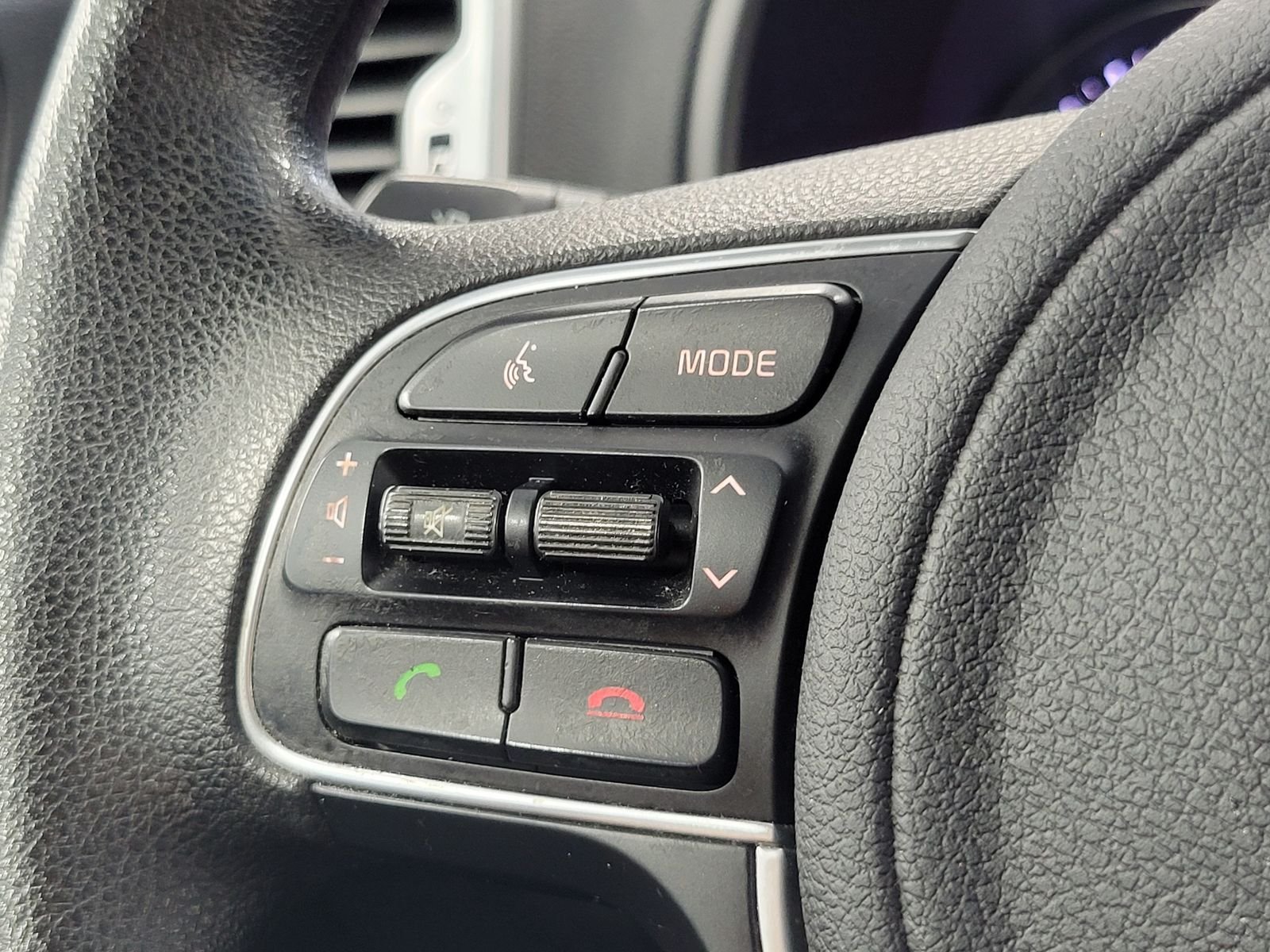 Used 2019 White Kia LX image 15