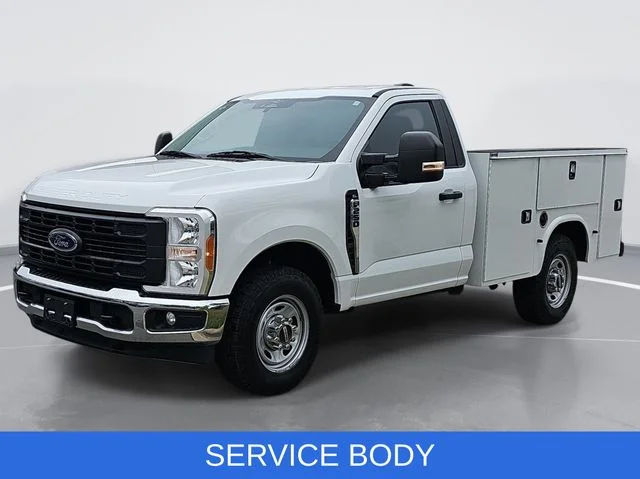 Used 2023 White Ford XL image 3